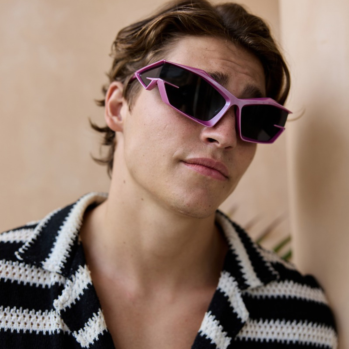 Lunettes de soleil futuristes violettes avec verres latéraux – Verres noirs - Afbeelding 6