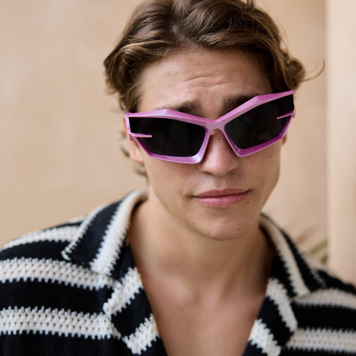 Lunettes de soleil futuristes violettes avec verres latéraux – Verres noirs - Afbeelding 5